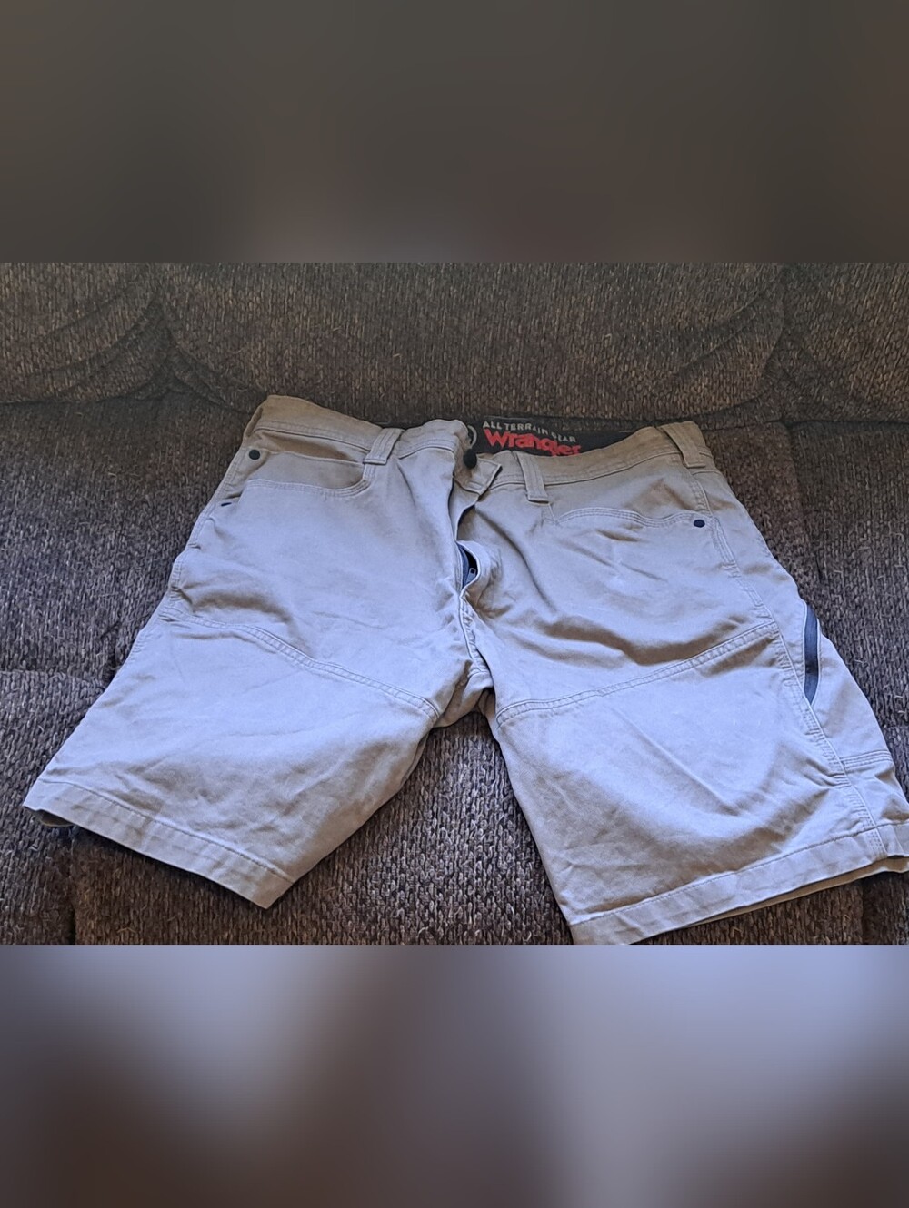 Wrangler Men’s Light Gray Cargo Shorts